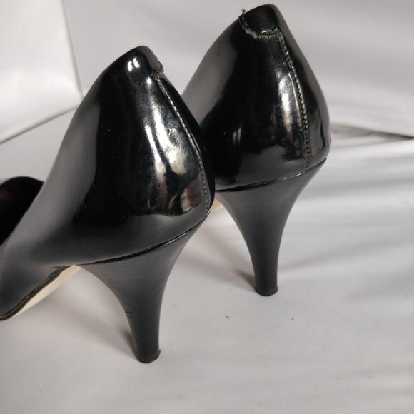 Madden Girl Black Heels 10 - Picture 6 of 8